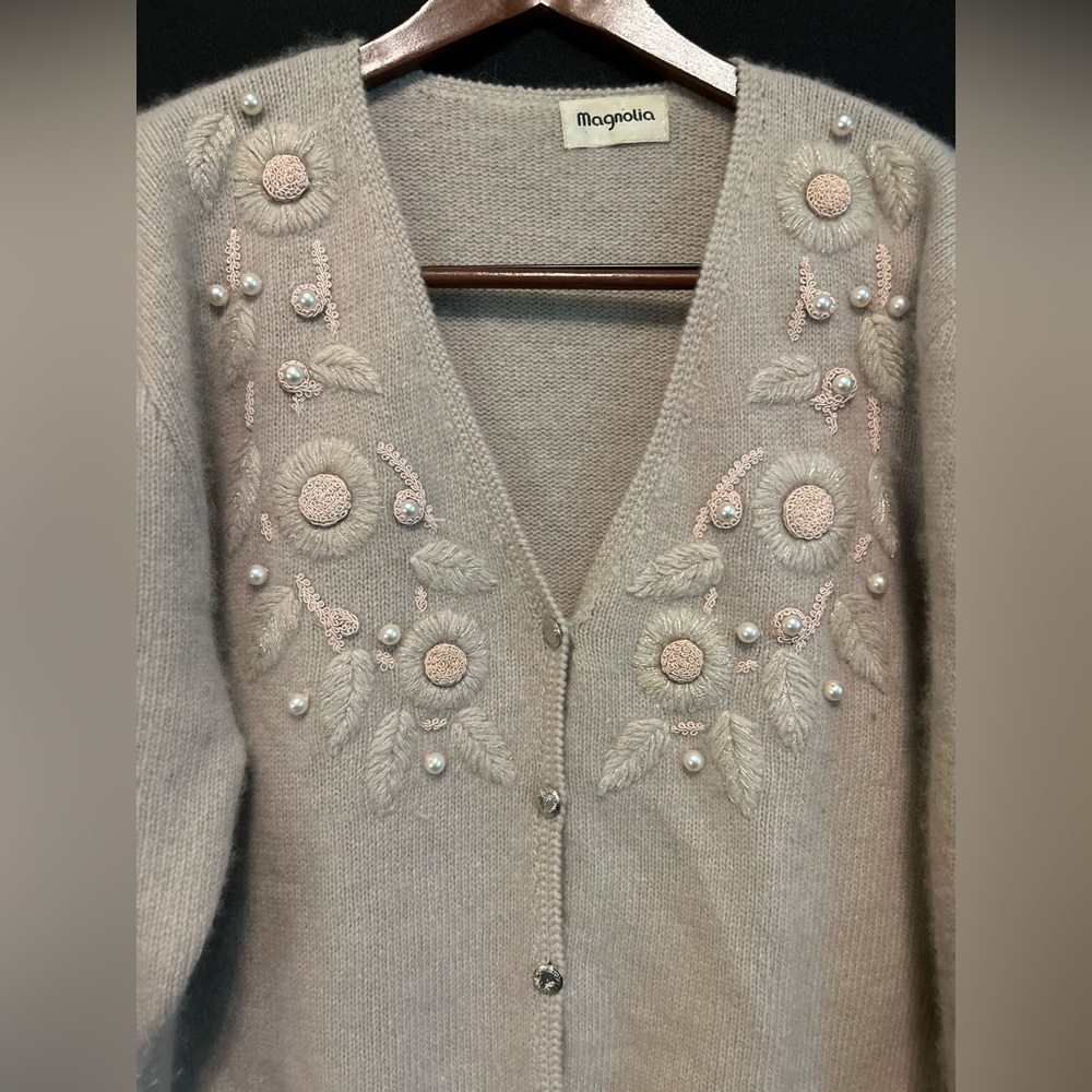 Magnolia Vintage Pearl Detail Beige/tan Lambswool Luxury Cardigan Size XL - Picture 2 of 16